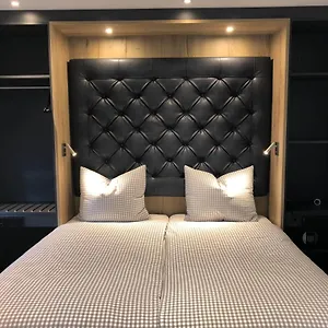 Hotel Deluxe, Munich